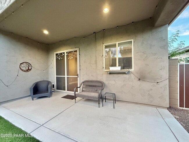 Building Photo - 5768 N Thornberry Dr