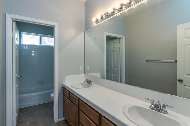 Building Photo - 28031 Alta Vista Ave