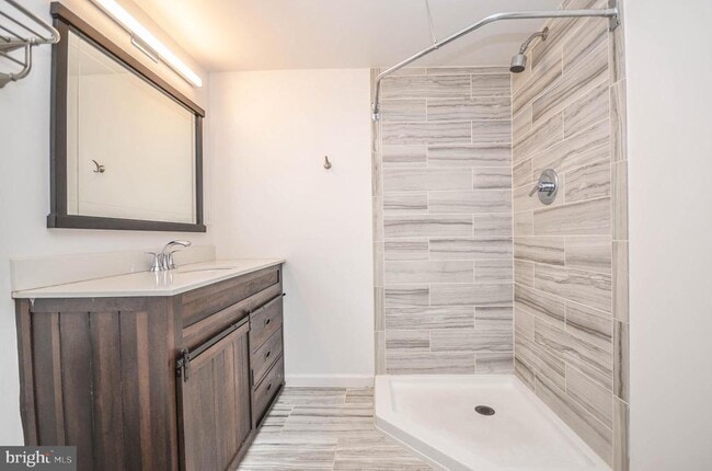 Building Photo - 2812 Yeonas Dr