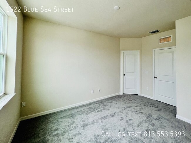 Building Photo - 1522 Blue Sea St