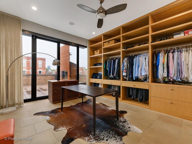 Building Photo - 1302 W Erie St