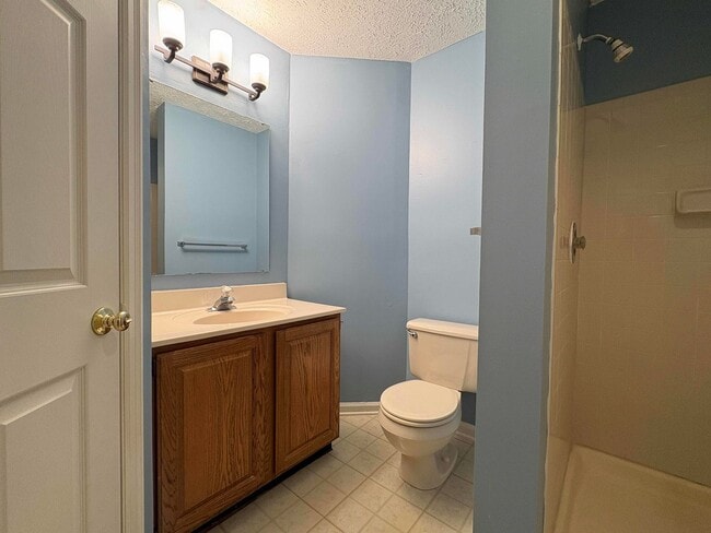Building Photo - Great 2 Bedroom 2 Bath in Germantown
