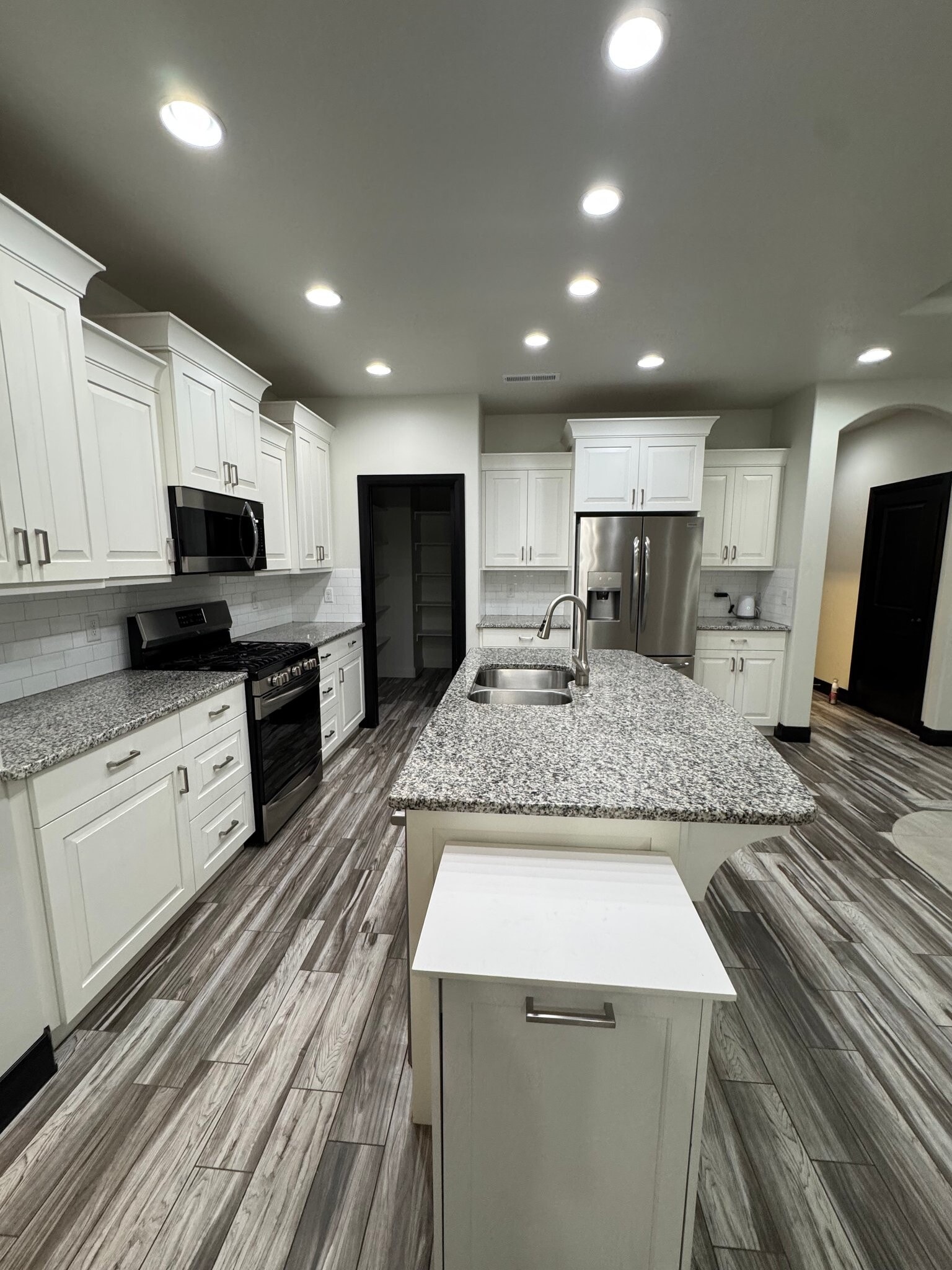 Building Photo - 4791 Crossroads Dr