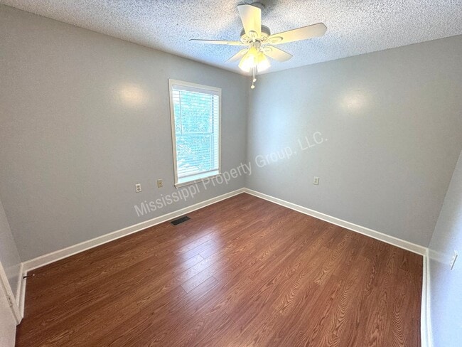 Building Photo - 2BR/2.5BA FOR RENT