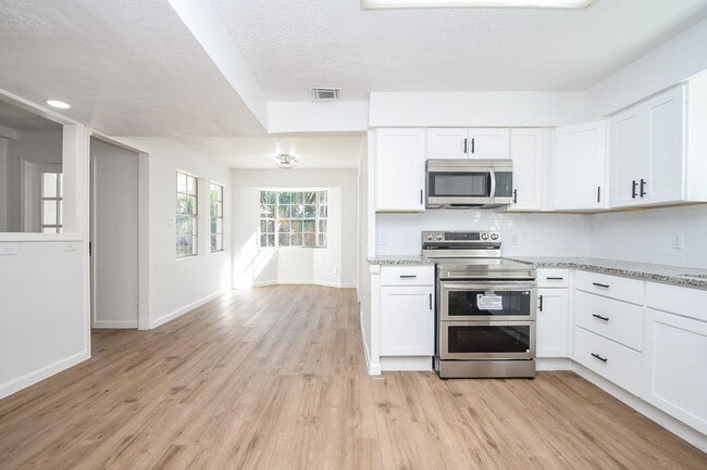 Building Photo - 7703 Braesridge Ct