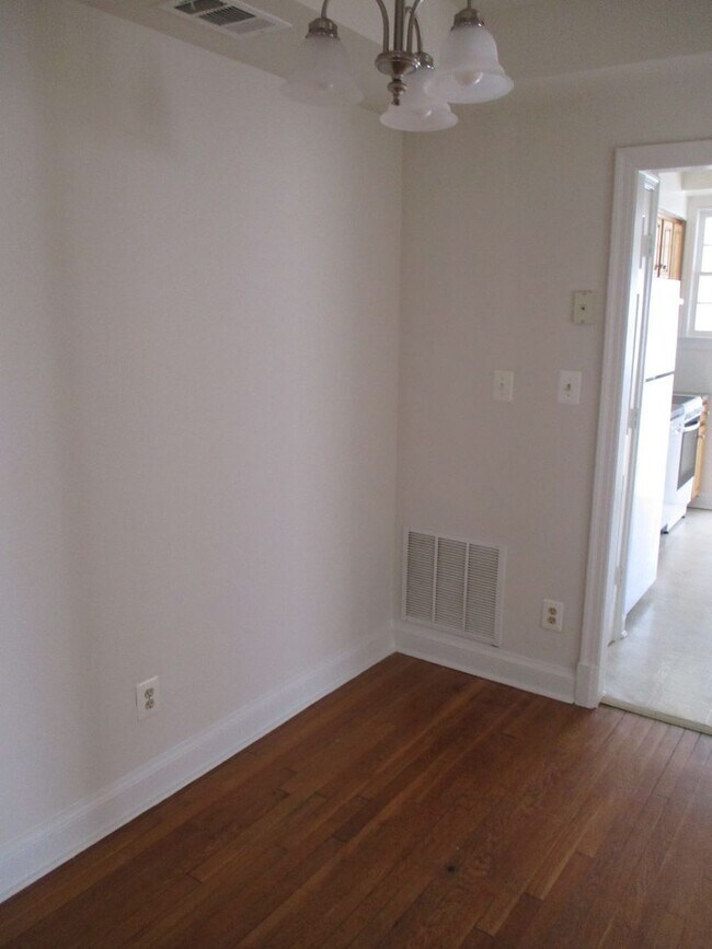 Building Photo - 0573 - Stergiou