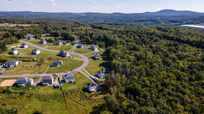 Building Photo - 22 White Pine Dr