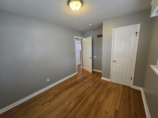 Building Photo - 125 Florisota Dr