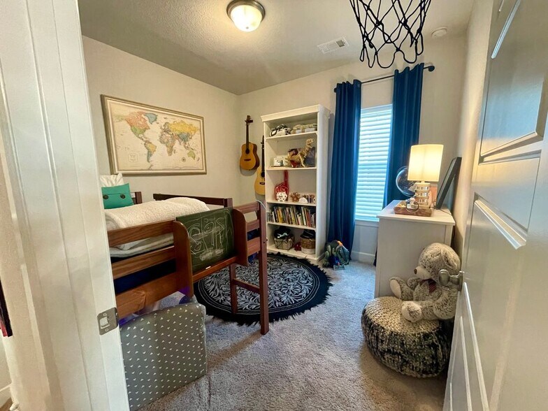 Building Photo - 14225 Walsh Ave