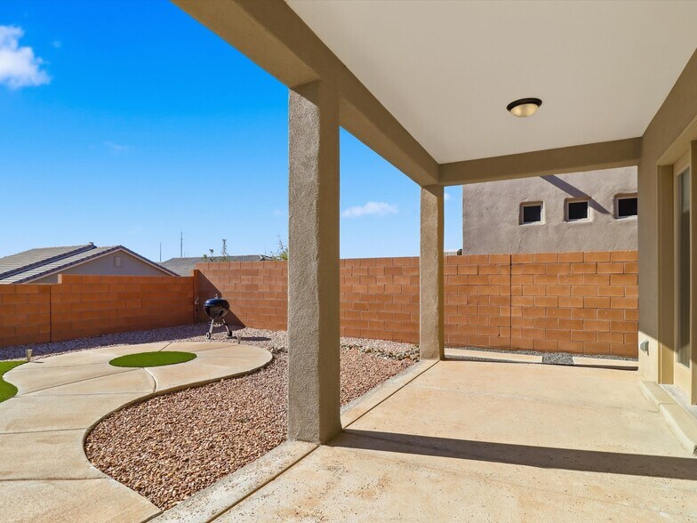 Building Photo - 6936 Dusty Dr NE