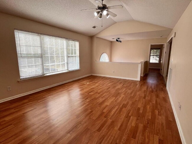 Building Photo - 116 Fox Trace