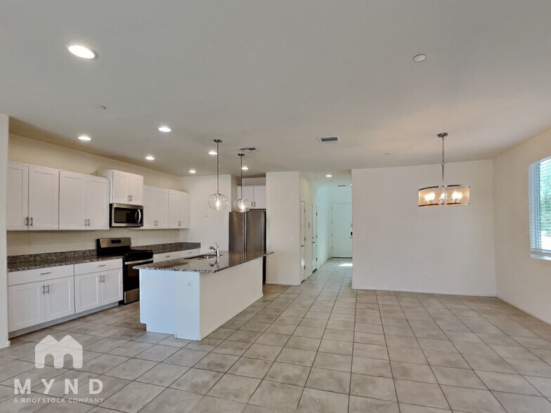 Building Photo - 13057 N Loralei Dr