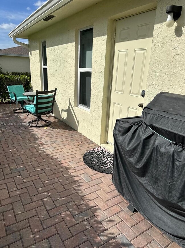 Building Photo - 5169 Lakefront Blvd