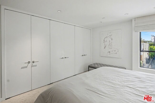 Building Photo - 720 Huntley Dr