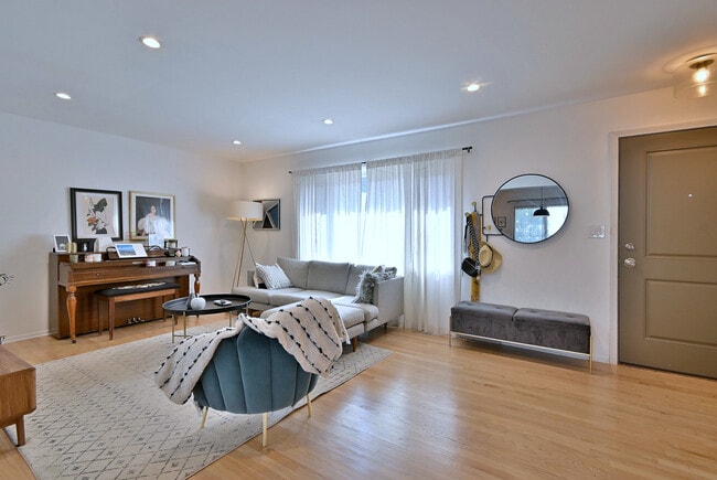 Building Photo - 7324 N Bell Ave