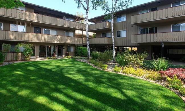 Building Photo - 3375 Alma St