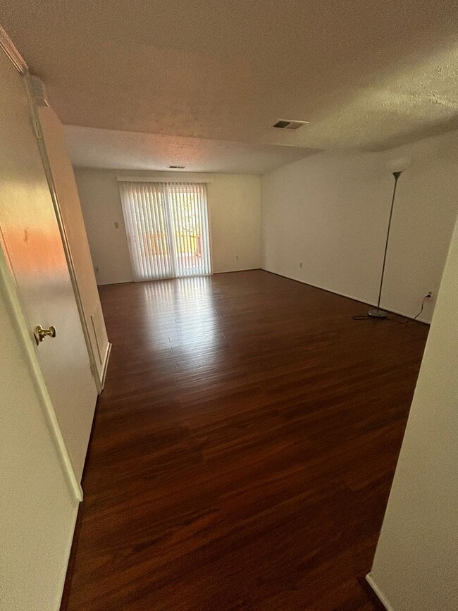 Building Photo - Grafton Garth Court