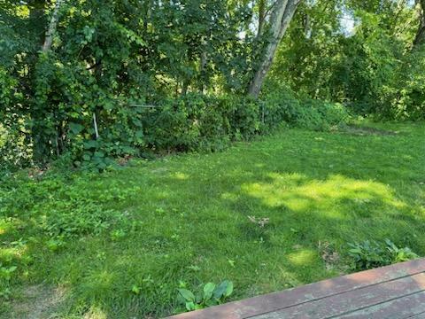 Private fenced in backyard - 27 Hanover Dr