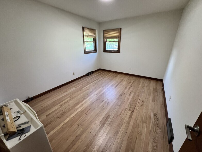 Building Photo - 5014 Manor Cross