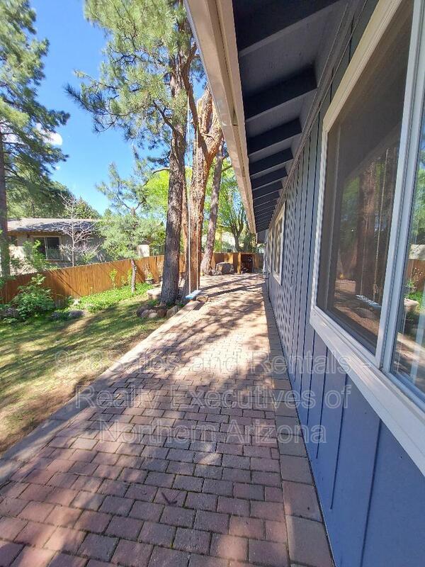 Building Photo - 1080 W Lava Ln