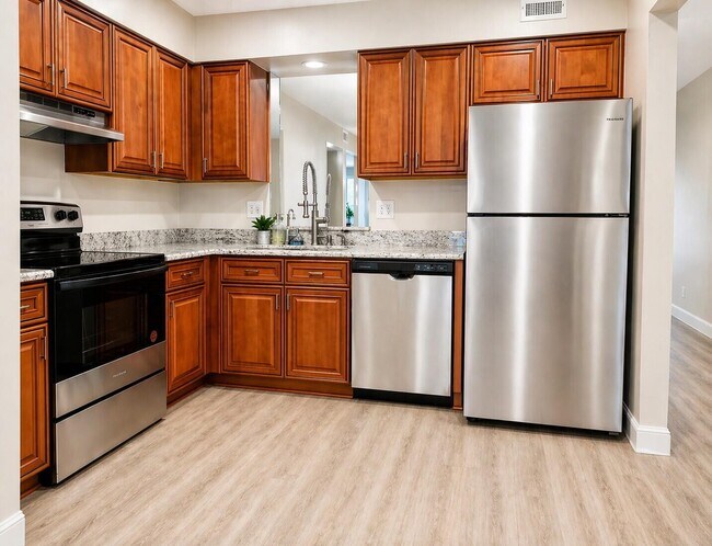 Building Photo - 370 NW 76th Ave