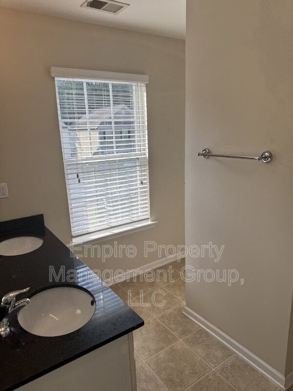 Building Photo - 209 Sunday Silence Ln