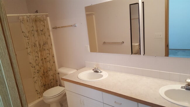 Building Photo - 2+ bed, 2 bath home in Sun Meadows, Sequim