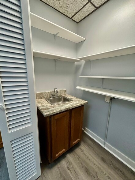 Building Photo - 353 Cabot St