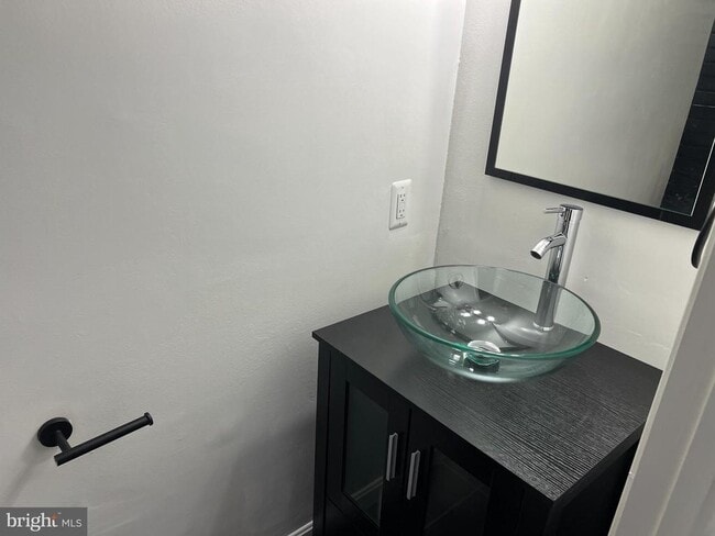 Building Photo - 15019 Ashdale Cir