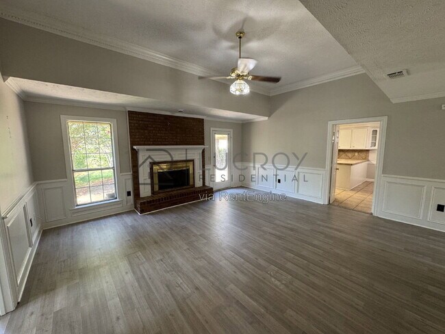 Building Photo - 33 Sandlewood Dr