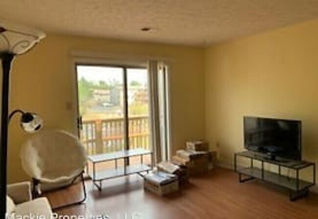 Building Photo - 3-Bedroom Apartment Near IU Bloomington Campus