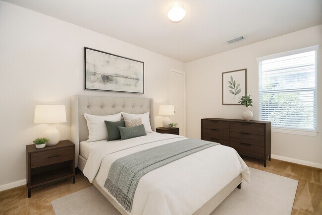 Building Photo - 15410 Hazel Thicket Tr