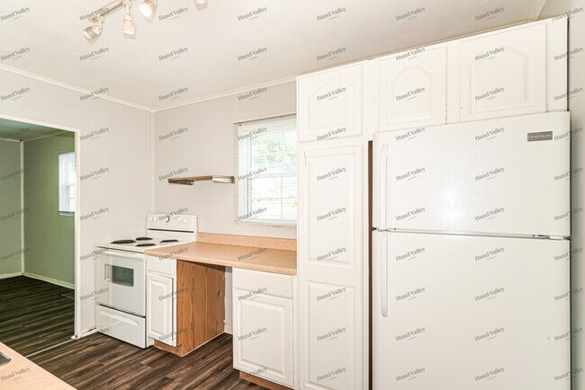 Building Photo - 8942 Arvin Pl