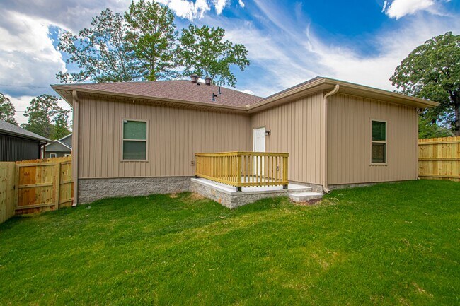 Building Photo - 2311 Nichols Rd