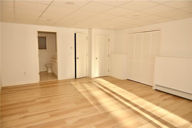 Building Photo - 76 Batcheller Ave