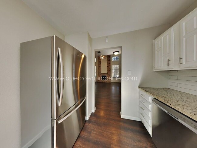 Building Photo - 2903 Harbinger Ln