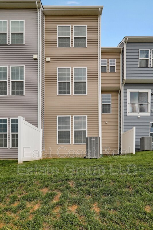 Building Photo - 153 Charterhouse St