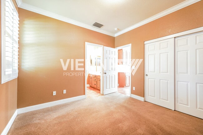 Building Photo - 1311 Green Ravine Dr