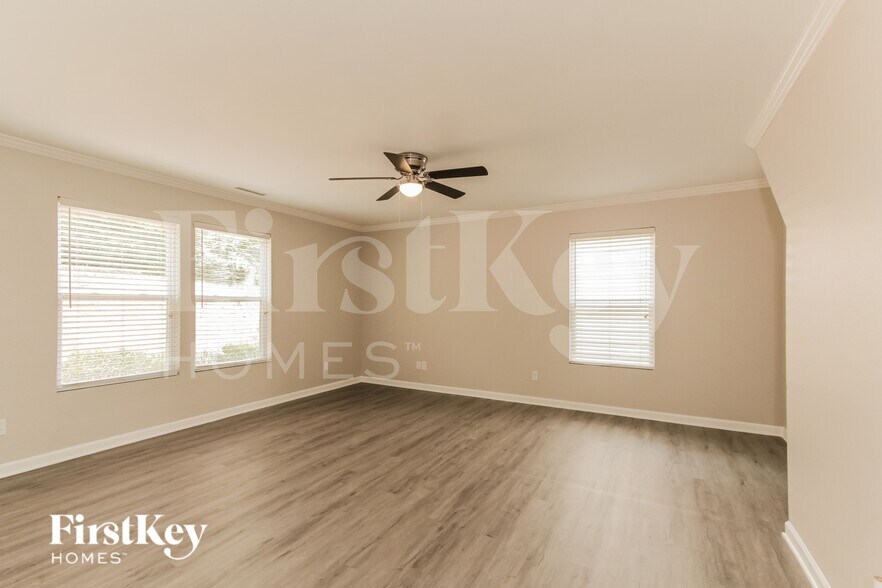 Building Photo - 2013 Dunsmore Ln