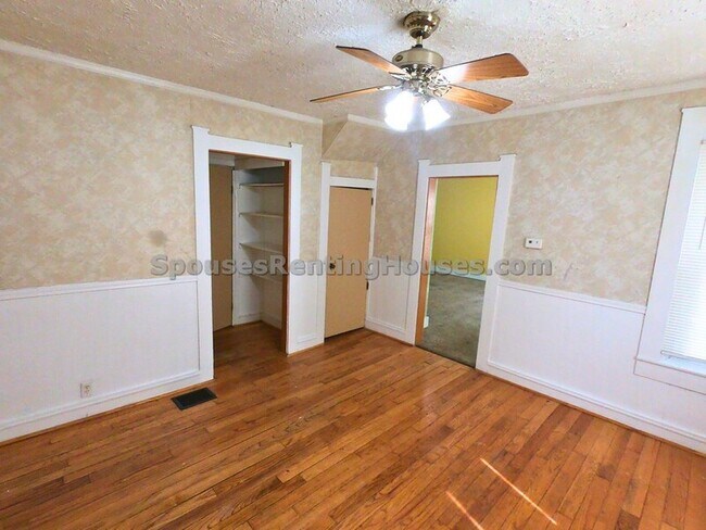 Building Photo - 212 S Emerson Ave