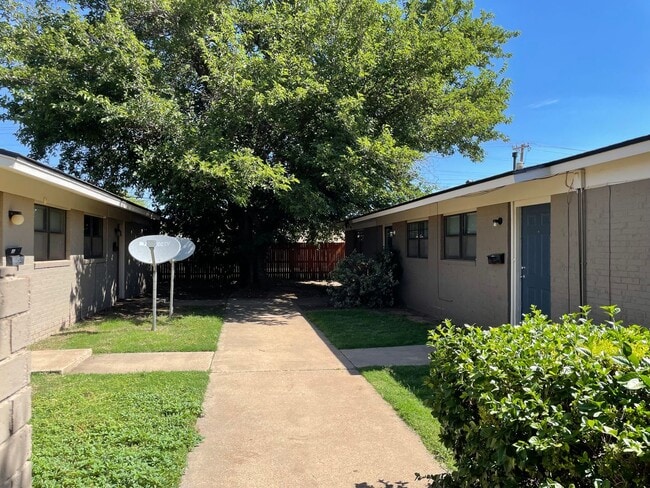 Building Photo - 451835