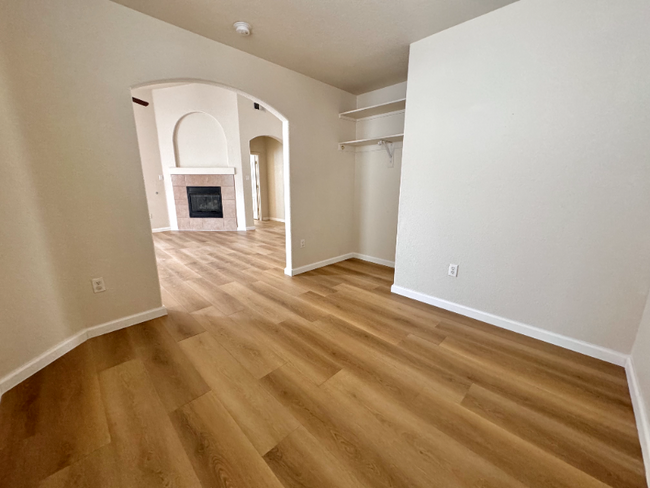 Building Photo - 1125 Toscana Dr SE
