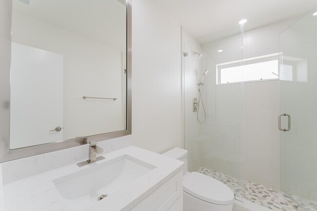 Building Photo - 3199 NE 6th Dr