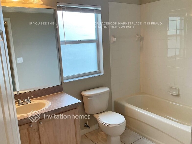 Building Photo - 18221 Sandy Pointe Dr