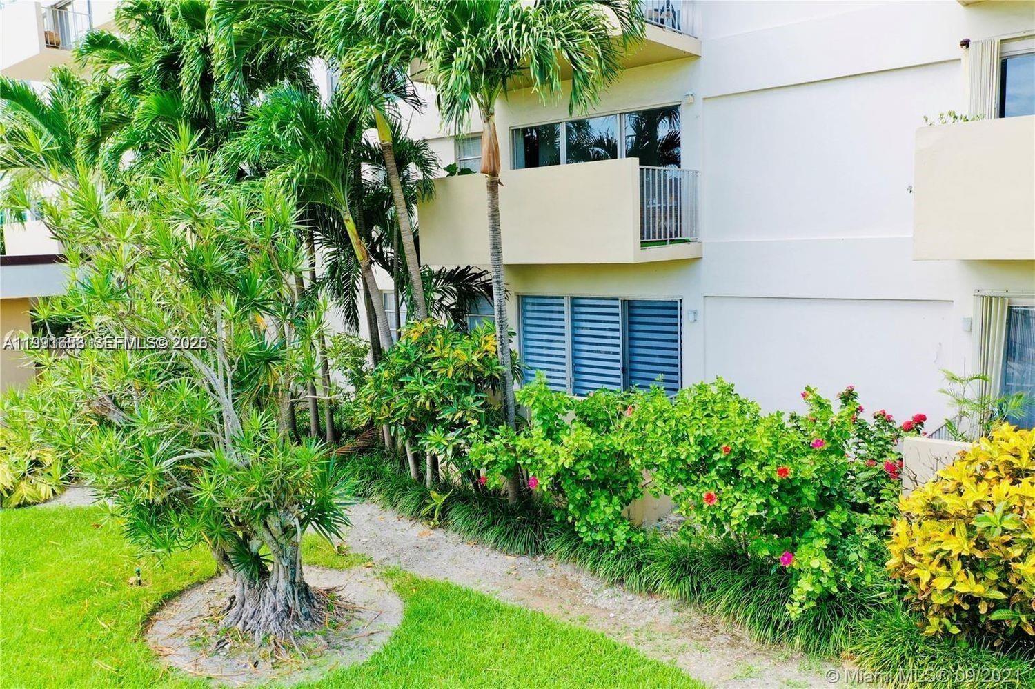 Building Photo - 880 NE 69th St