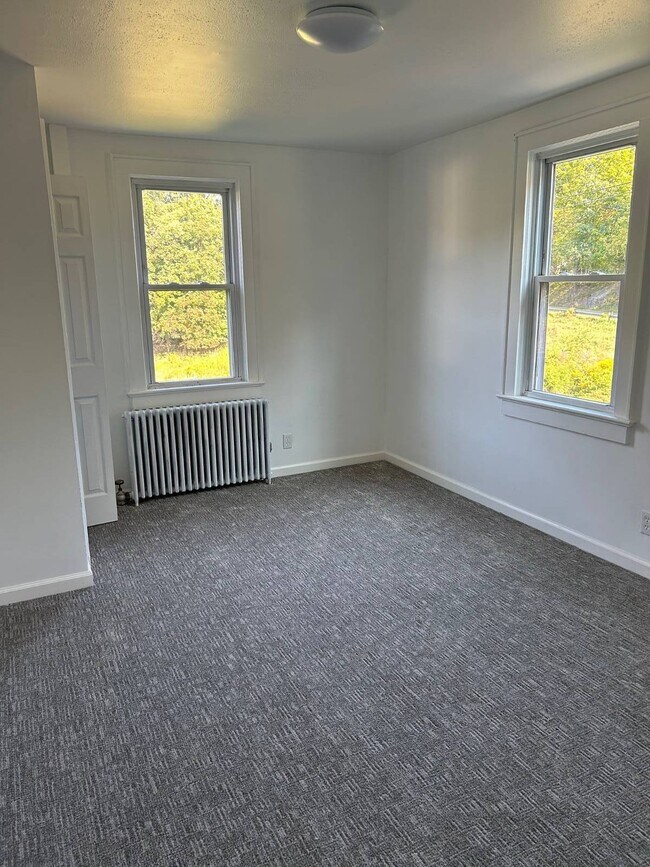 Building Photo - 54 Pancake Hollow Rd