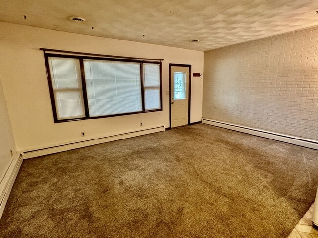 Building Photo - 4501 N Market St