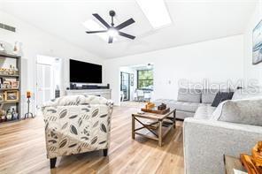 Building Photo - 2201 Pine Dr