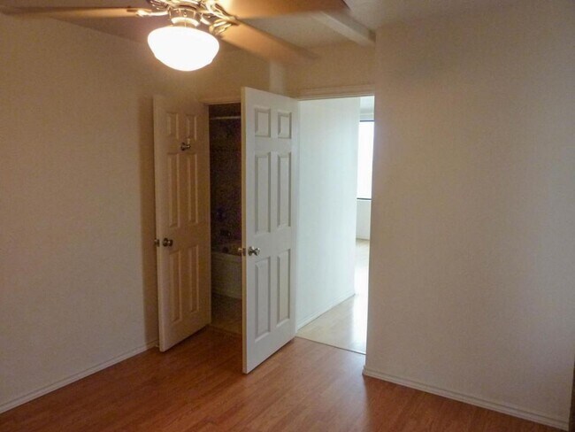 Building Photo - 495 Liholiho Street, Mount Thomas 204