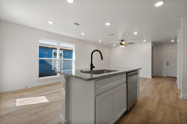 Building Photo - Beautiful New Build Home in Cypress Ranch!